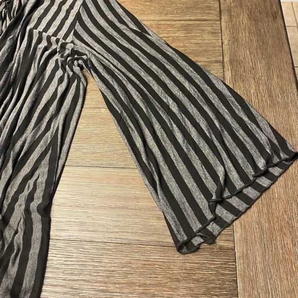 Lightheart L/XL Women Open Front Bell Sleeve Black/gray Cardigan - Picture 8 of 9